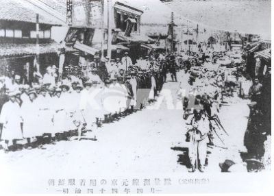 조선복 착용의 경원선 측량대(원산출발)