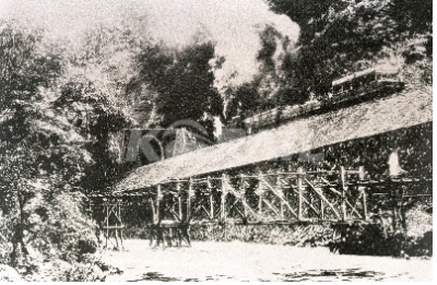 1919-08경원선 전통당시 세포-삼방 간 삼방 제5수도 남구로 열차가 지나는 모습